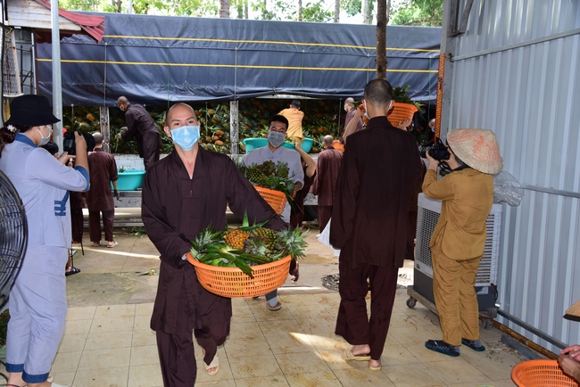 Chùa Hoằng Pháp: Tiếp tục hỗ trợ người dân khó khăn trong đại dịch Covid (đợt 8)